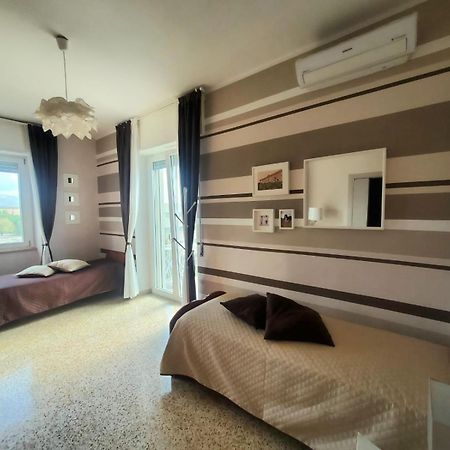 Appartement La Casa Di Giulia à Caserte Extérieur photo