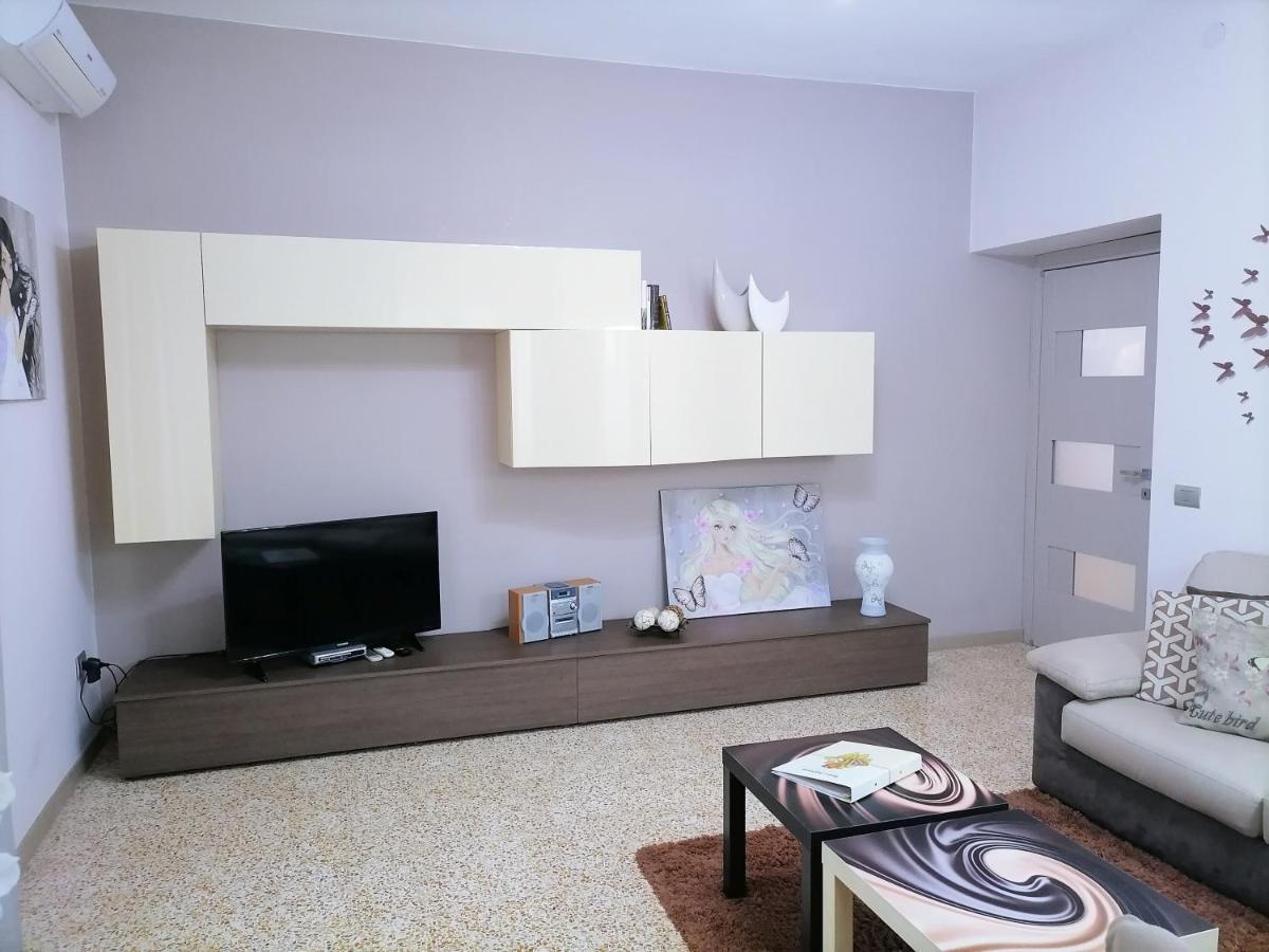 Appartement La Casa Di Giulia à Caserte Extérieur photo